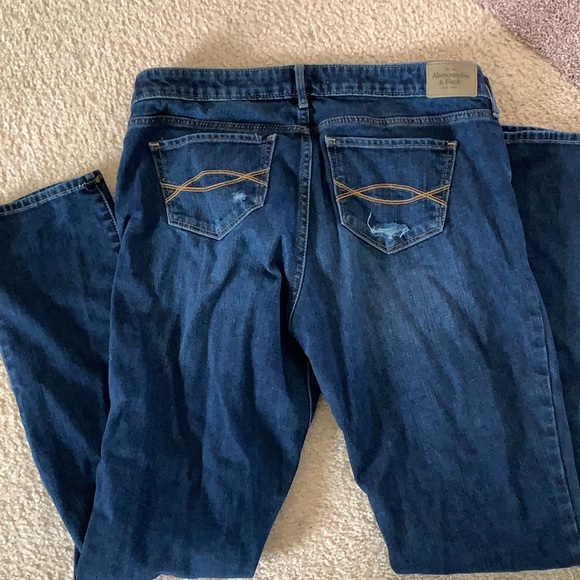 Abercrombie & Fitch Ripped Straight Leg Denim Jeans Size 8R W29 L33 - Picture 3 of 4